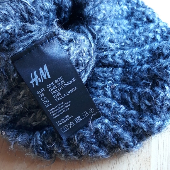 Black and grey sparkling H&M winter hat - Picture 3 of 5